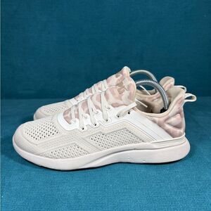 APL Techloom Tracer Athletic Shoes Women's Size 9 /  Creme / Leopard